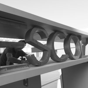 Escolapios letras acero Diper